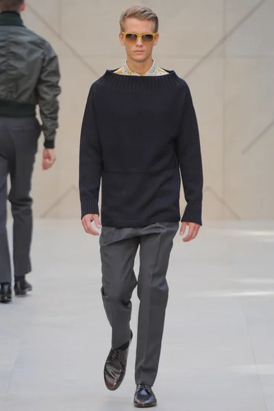 Look 11